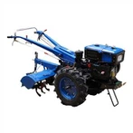 Χέρι περπάτημα τρακτέρ